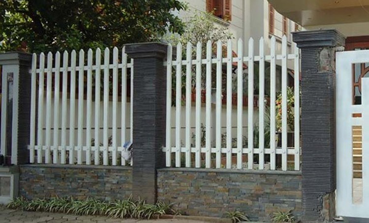Mẫu hàng rào gạch block kết hợp với sắt
