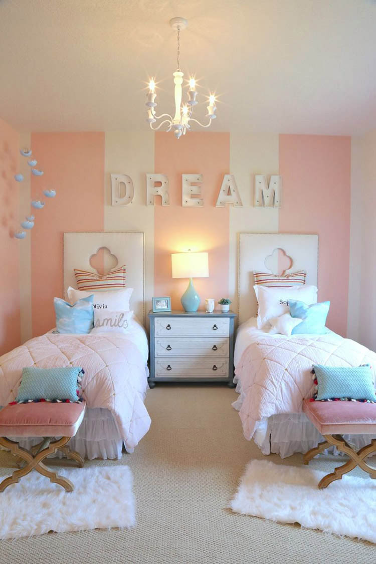 Phòng ngủ 2 giường với gam màu pastel