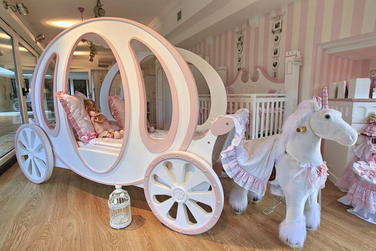 Mẫu giường ngủ công chúa được thiết kế hình xe ngựa